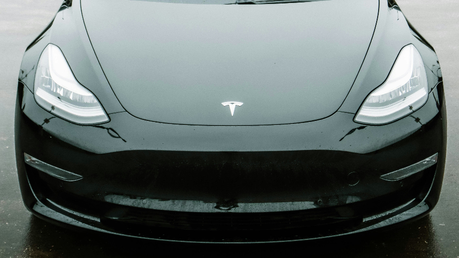 Is Trump Good For Tesla (NASDAQ: TSLA)? Analysts Are Divided