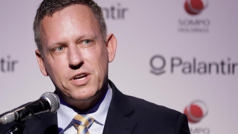 Palantir Joins the S&P 500, But Should You Follow Thiel’s $1 Billion Cash Out?