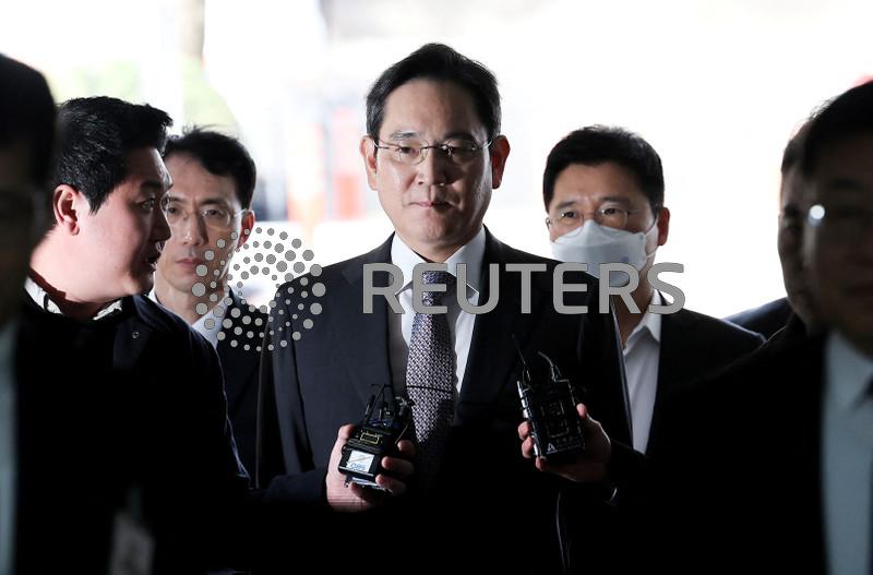 South Korea prosecutors seek 5-yr jail term for Samsung Elec chief in appeals case