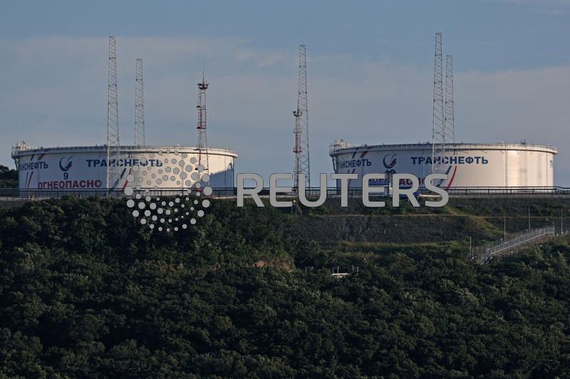 Oil prices ease, Russia, Iran tensions check losses