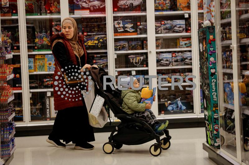Inflation worries drive bargain hunt among Black Friday shoppers