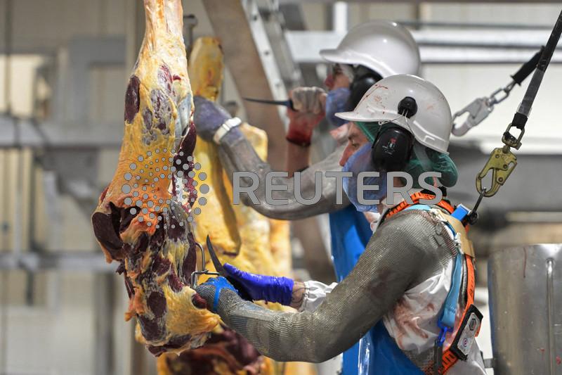 China lifts final trade restrictions on Australian meat processors