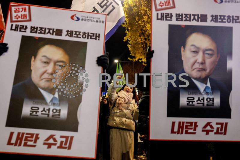 South Korea's President Yoon must be suspended, ruling party leader says