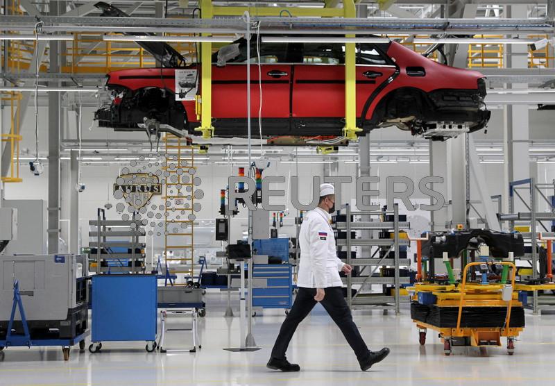 Russian manufacturing growth slows in December as inflation pressures linger, PMI shows