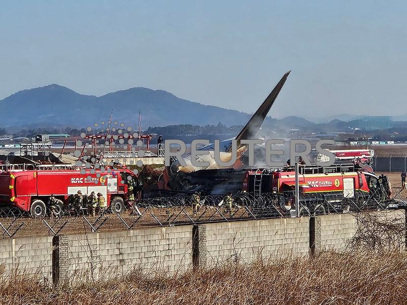 At least 124 dead after South Korean airliner crashes, explodes in fireball