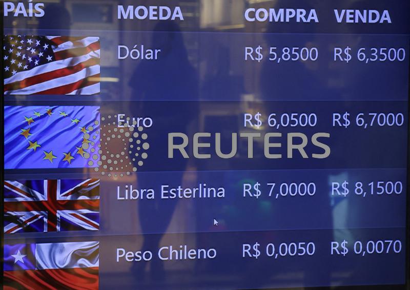 Dollar reigns with support of higher yields