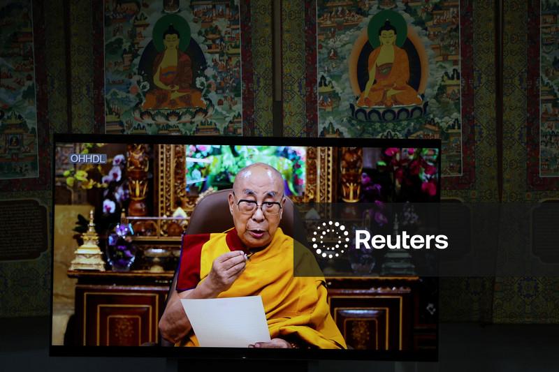 India backs Dalai Lama's position on successor, contradicting China