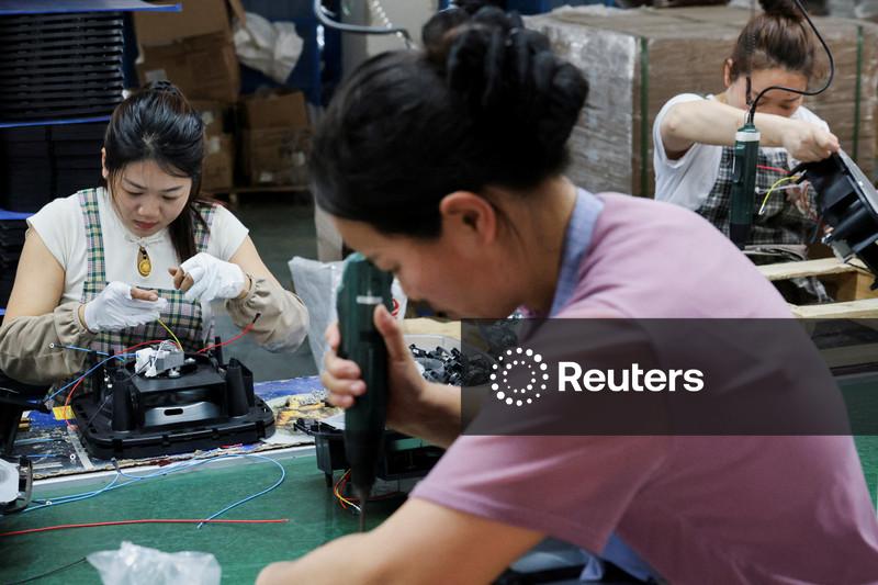 China factory activity stumbles as export orders dry up