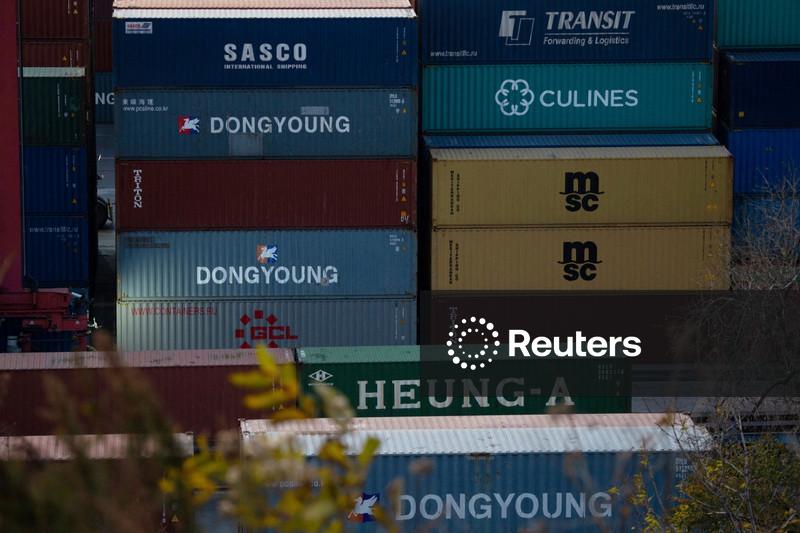 China's October yuan exports to Russia drop the most in 8 months