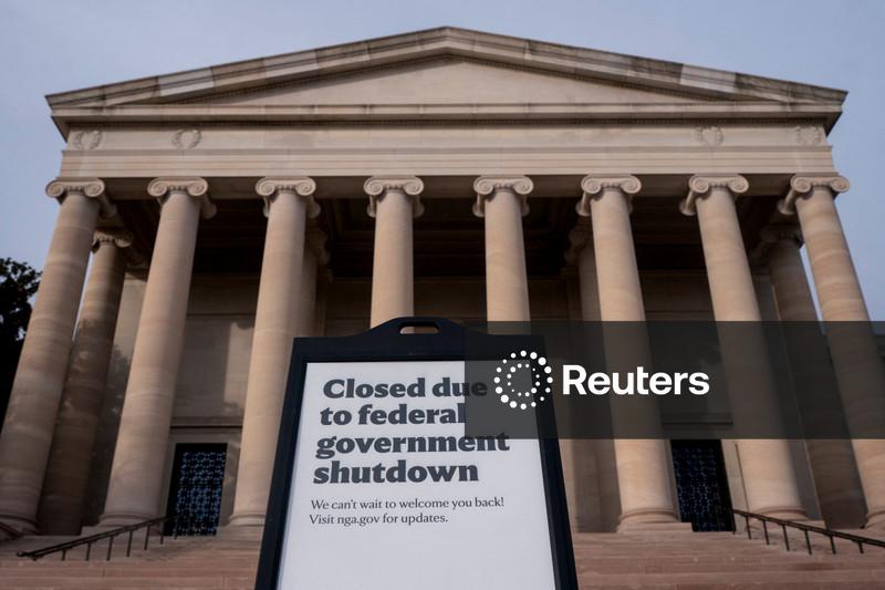 US Senate advances bill to end federal shutdown