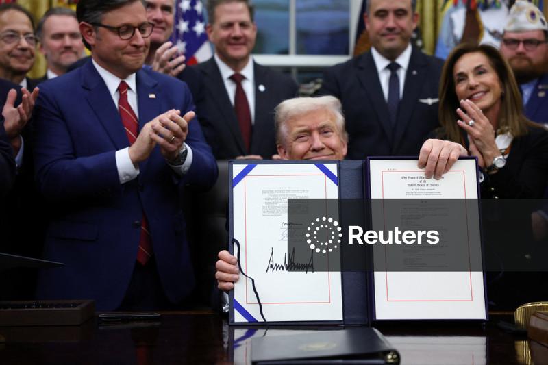 Trump signs deal to end longest US government shutdown in history