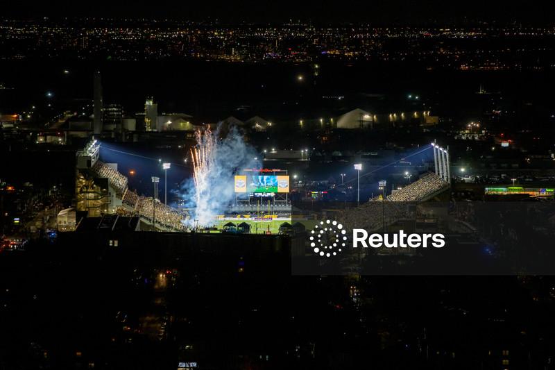 Canadian football fans rally against attempt to adopt US rules