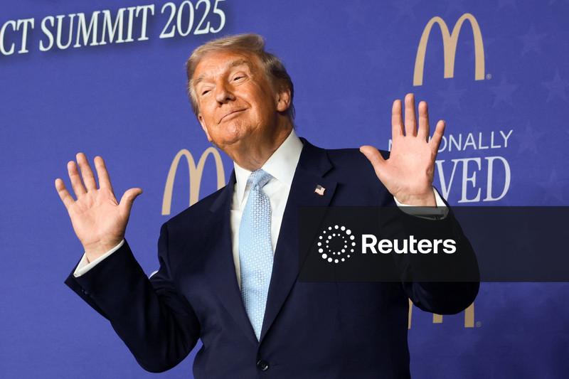 Trump talks up economy in meeting with McDonald's owners, operators