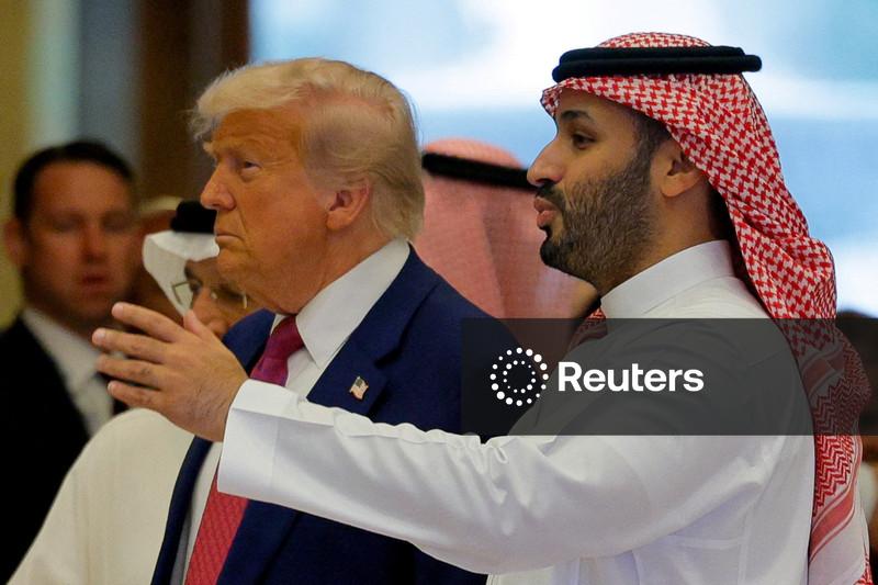 Trump to welcome Saudi crown prince with offer of fighter jets, business deals