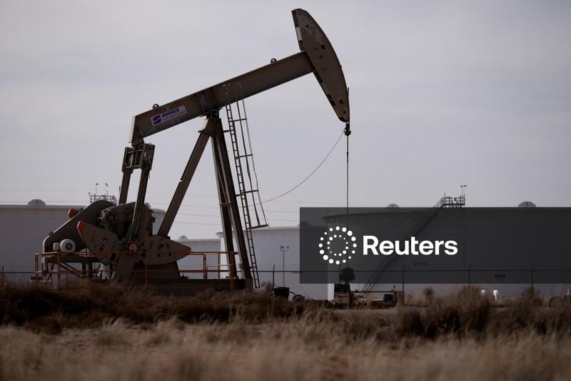 Oil dips on oversupply sentiment but sanctions limit decline