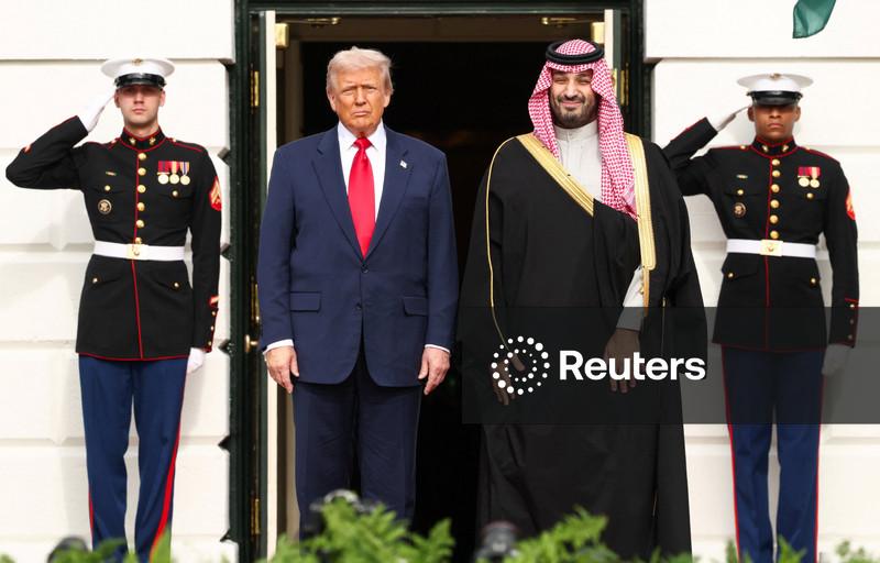 Trump says visiting Saudi crown prince knew nothing about Khashoggi killing, contradicting US intel