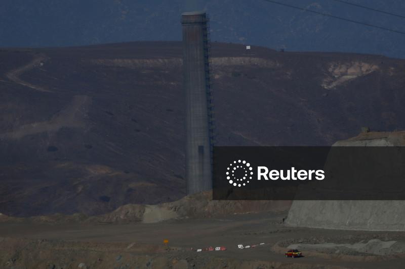 Chile's copper output, manufacturing production fall in October