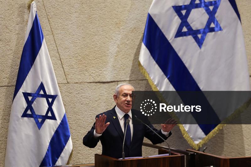 Netanyahu officially asks Israeli president for pardon