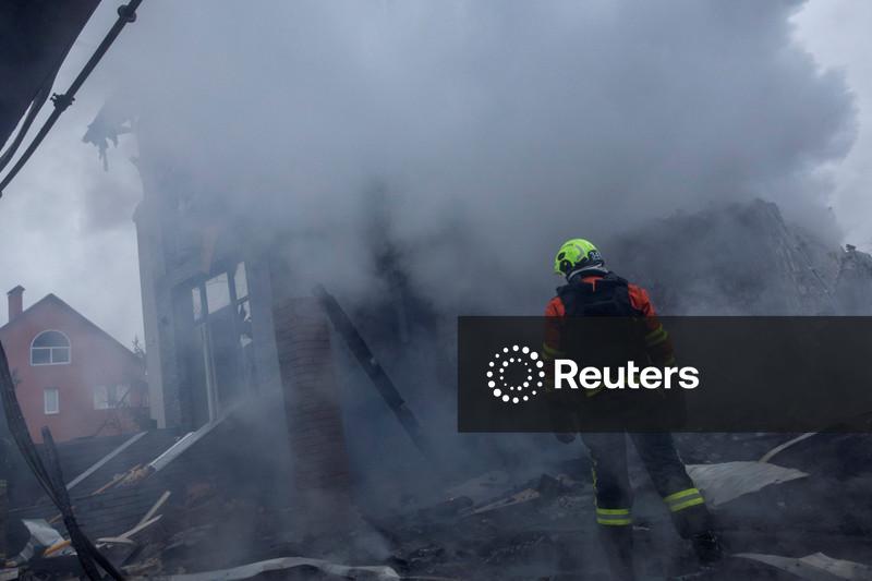 Analysis-Trump's push to end Ukraine war raises fears of 'ugly deal' for Europe