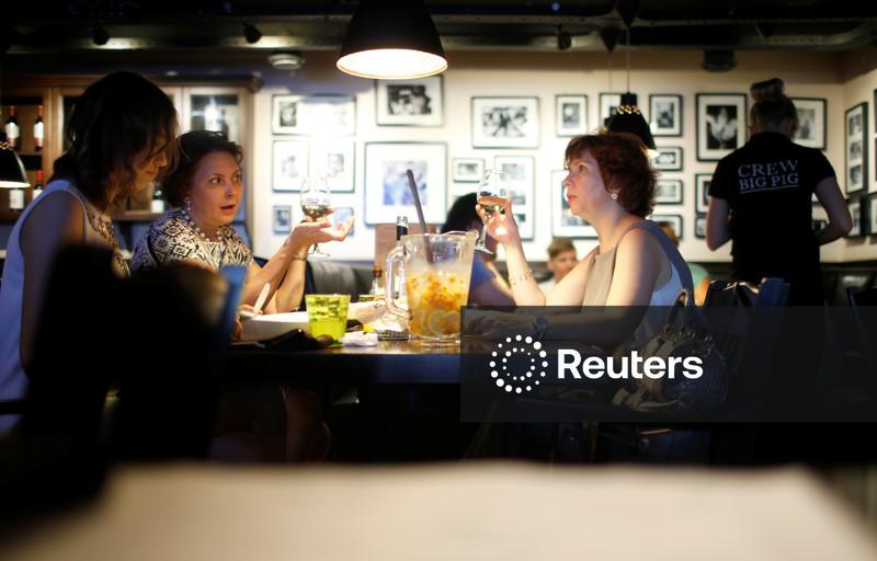 Russia's services sector growth accelerates in November, PMI shows