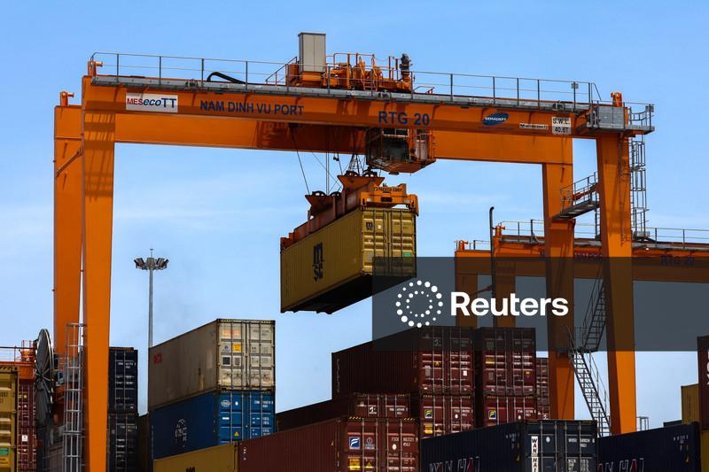 Vietnam's trade surplus with US hits record as exports surge despite tariffs