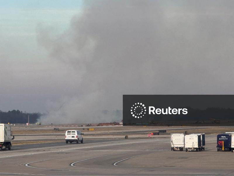 Engine failure forces United Airlines flight to return to DC-area airport