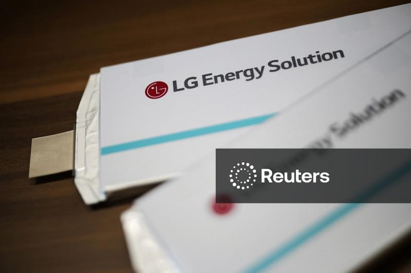Shares of LG Energy Solution fall 6% after Ford retreats from EV push 
