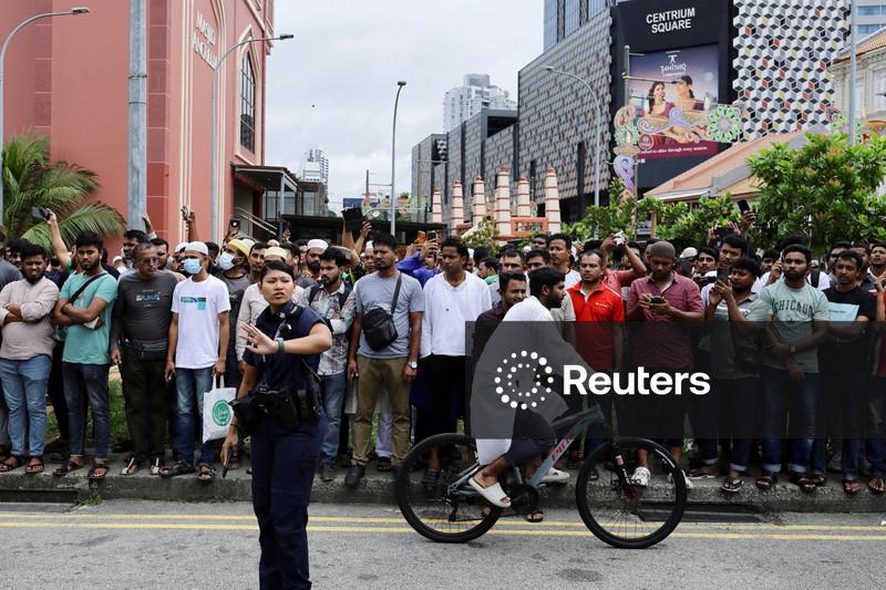 Bangladesh rocked by unrest over death of student leader