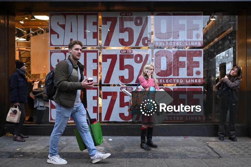 UK economy grew by 0.1% in third quarter, ONS says