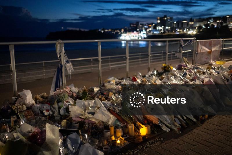 Christmas celebrations muted at Bondi as Australians grieve after deadly shooting