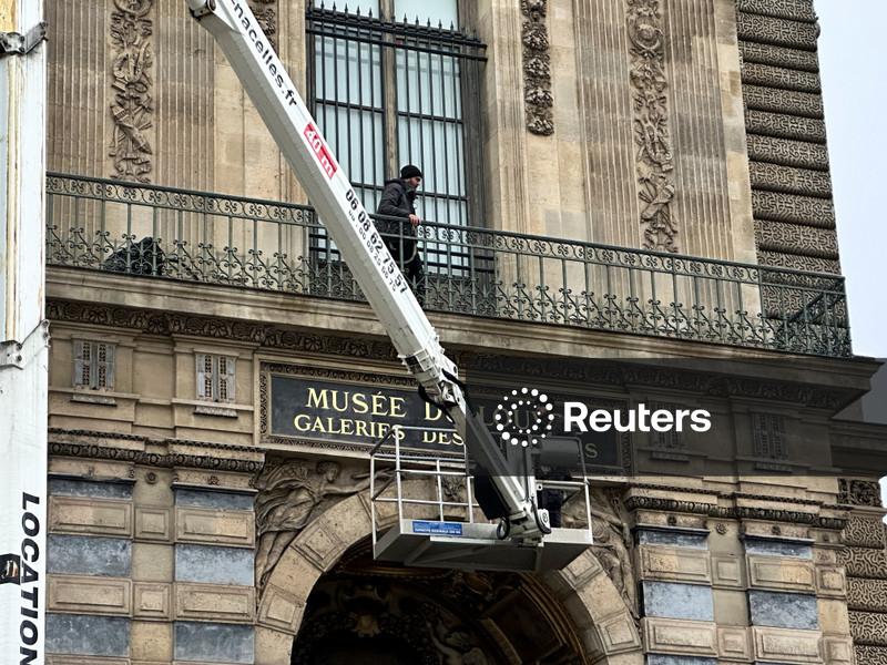 Louvre museum installs security bars on balcony used in October's heist