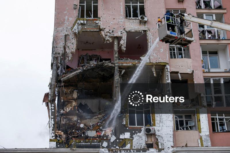 Russian drones, missiles pound Ukraine ahead of Zelenskiy-Trump meeting