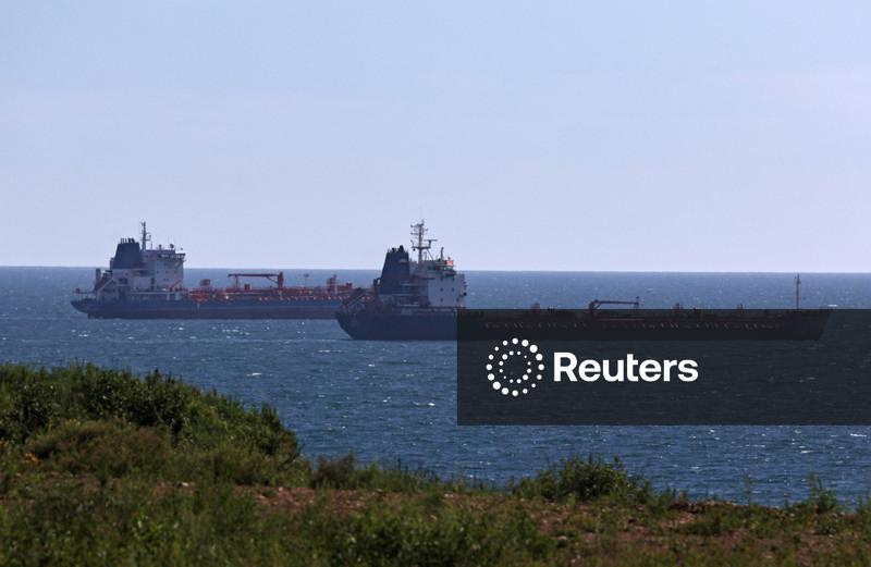 Oil inches up following biggest annual loss since 2020