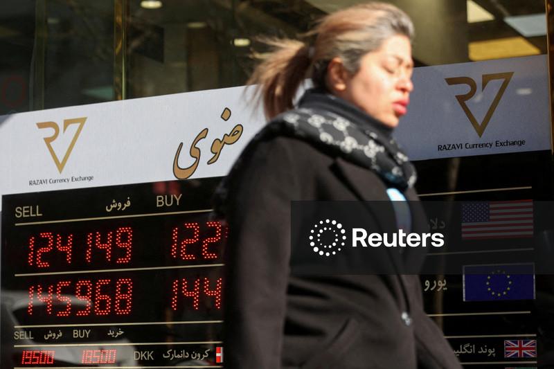 Iran's rulers face legitimacy crisis amid spreading unrest