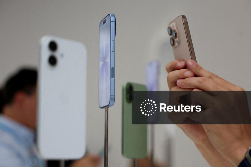 Apple leads global smartphone market with 20% share in 2025, says Counterpoint