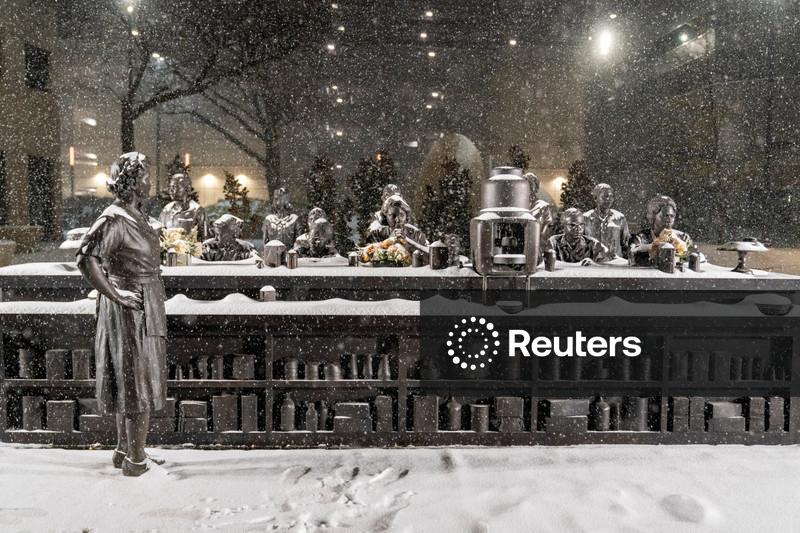 Delta cancels additional Atlanta, East Coast flights as winter storm threatens weekend travel