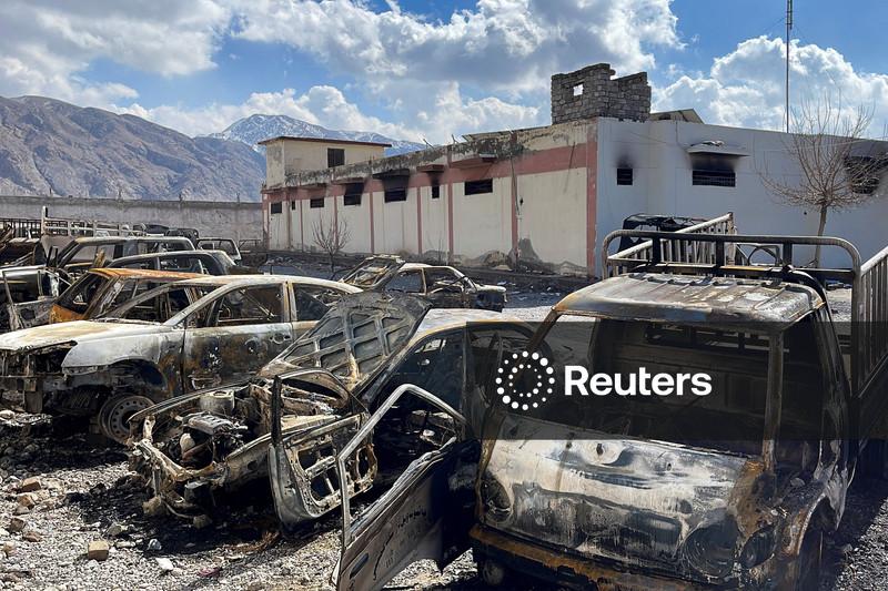 Pakistan sends helicopters, drones to end desert standoff; 58 dead