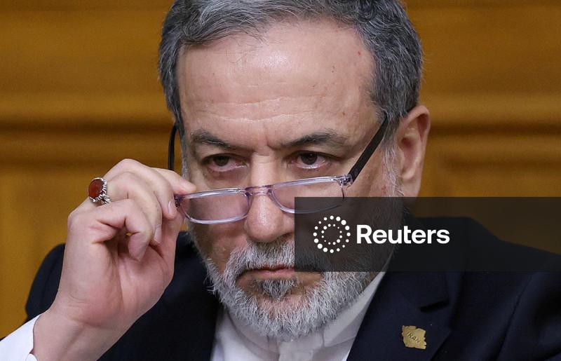 Iran insists on right to enrichment, ready for confidence-building