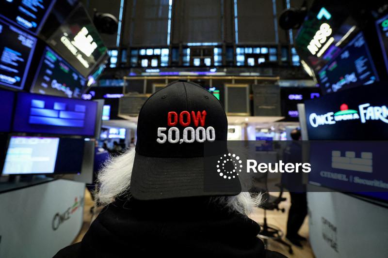 Analysis-Investors chase cheaper, smaller companies as risk aversion hits tech sector