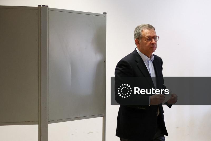 Portugal elects Socialist as president by landslide, but far right grows