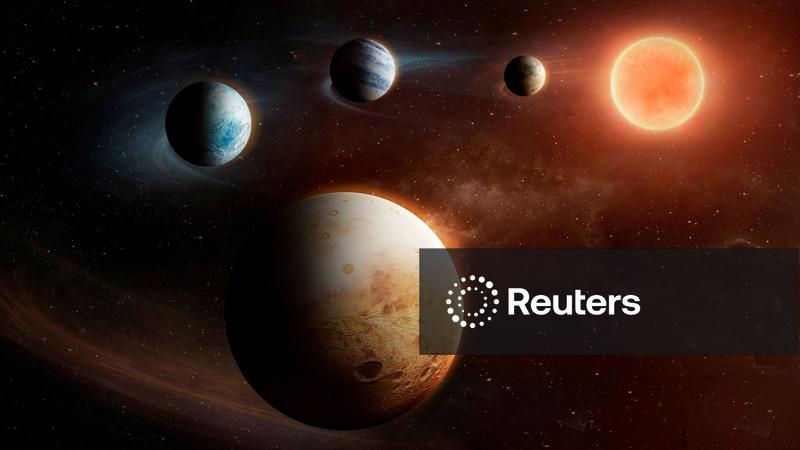 Astronomers puzzle over 'inside out' planetary system