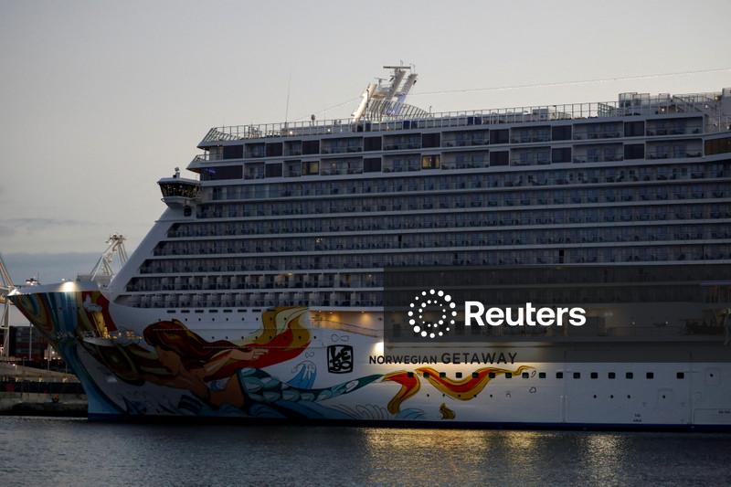 Activist Elliott builds over 10% stake in Norwegian Cruise Line, WSJ reports