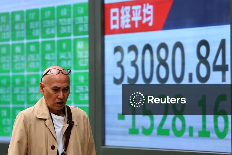 Asian shares wobble, yen and Treasuries rise on AI, geopolitical woes