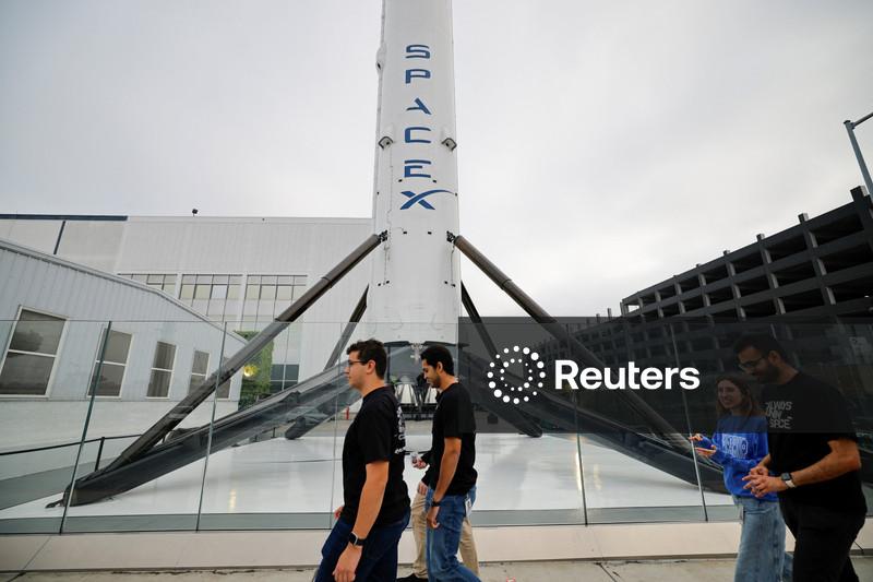 Heavy trading expected when SpaceX options launch in coming days