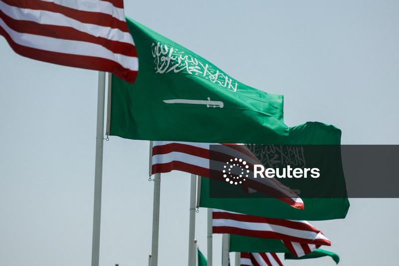 Trump says he won't proceed with nuclear deal unless Saudis join Abraham Accords