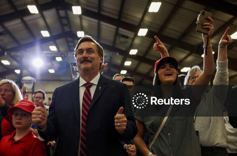 Democrats' battle between progressive and moderate in Wisconsin governor's race too close to call