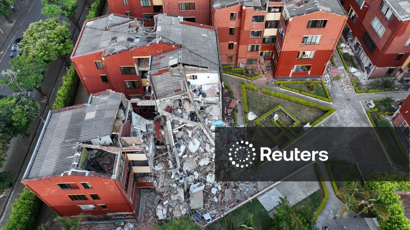 Hundreds still missing in Colombia as desperation grips earthquake rescue effort