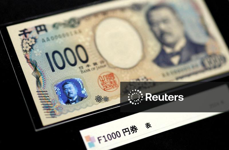 Yen's weekly loss puts more intervention on traders' radar