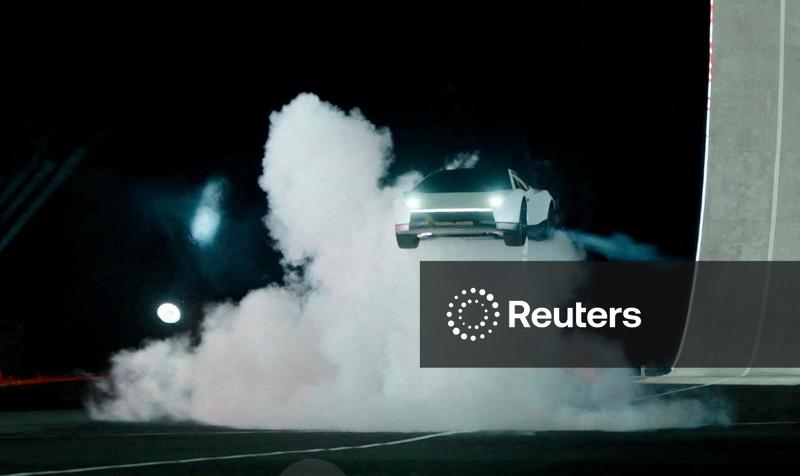 Tesla's new Roadster turns in air with SpaceX thrusters, won't land until 2028