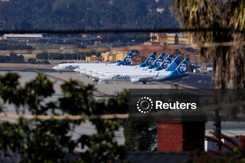 Alaska Air to cut about 200 jobs as fuel shock squeezes earnings